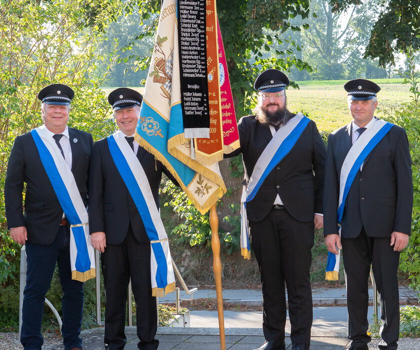 096-Fahnenrräger-001