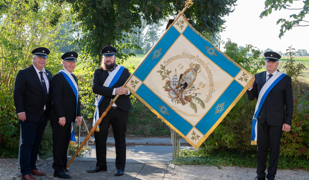 096-Fahnenträger-002